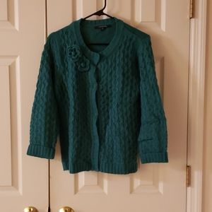 Long sleeve cardigan w/ snaps.